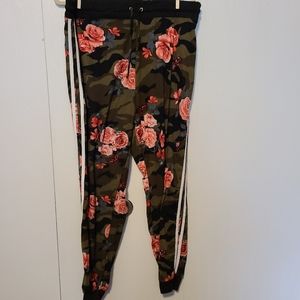 Eyecandy came joggers